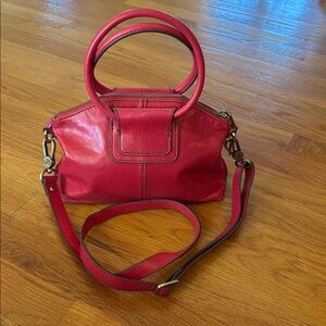 Hobo Small Sheila Crossbody Fuchsia